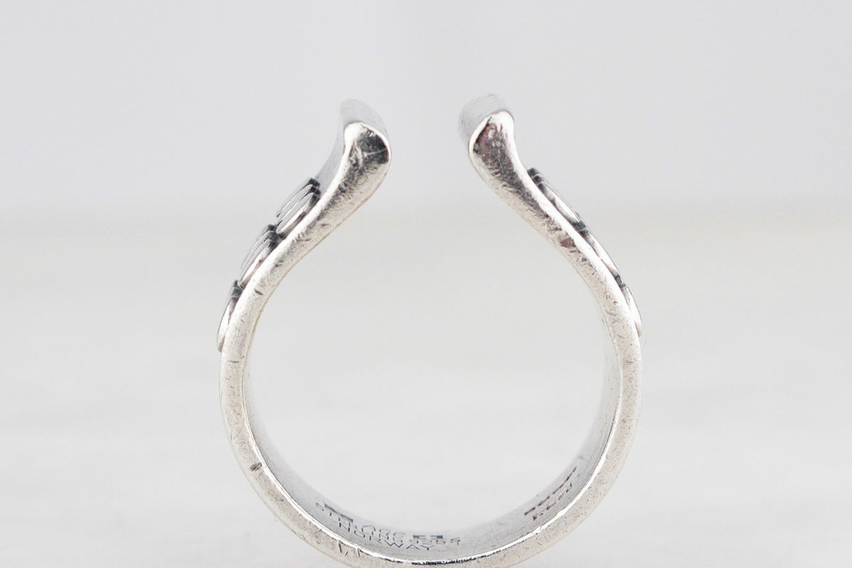 MID-CENTURY SCANDI STERLING SILVER RING