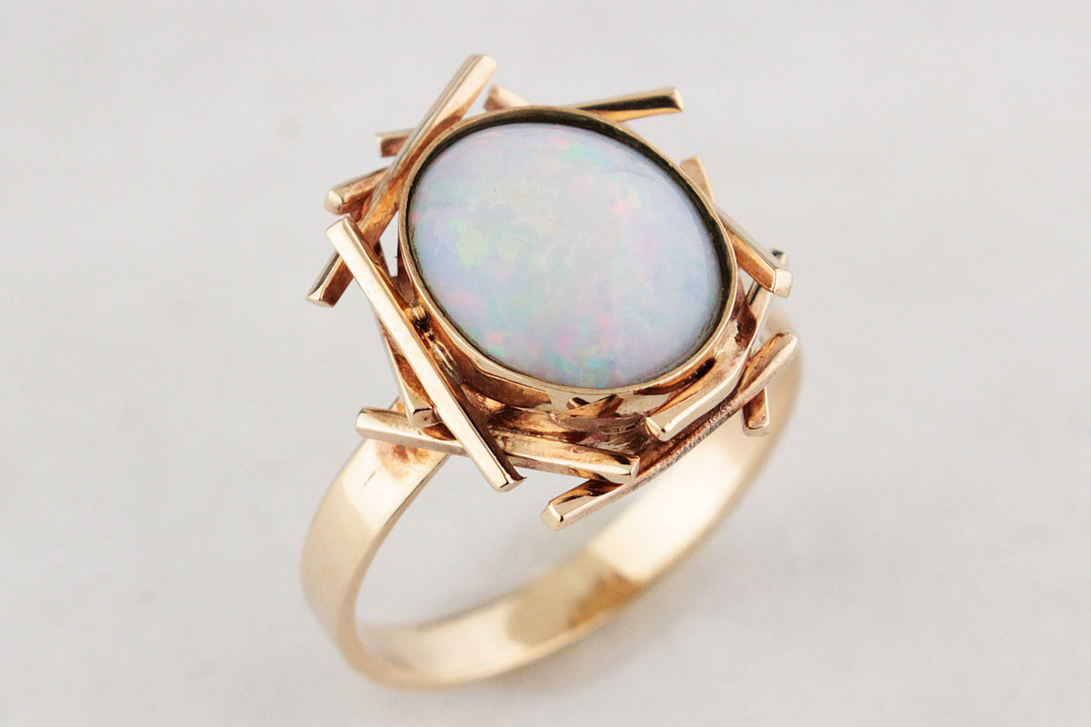 MID-CENTURY SOLID OPAL RING 9ct GOLD