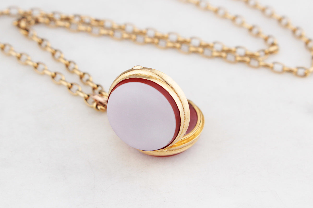 ANTIQUE VICTORIAN SARDONYX DOUBLE SIDED LOCKET 9ct GOLD