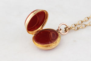 ANTIQUE VICTORIAN SARDONYX DOUBLE SIDED LOCKET 9ct GOLD