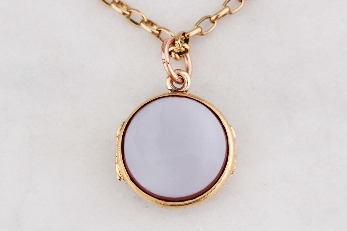 ANTIQUE VICTORIAN SARDONYX DOUBLE SIDED LOCKET 9ct GOLD