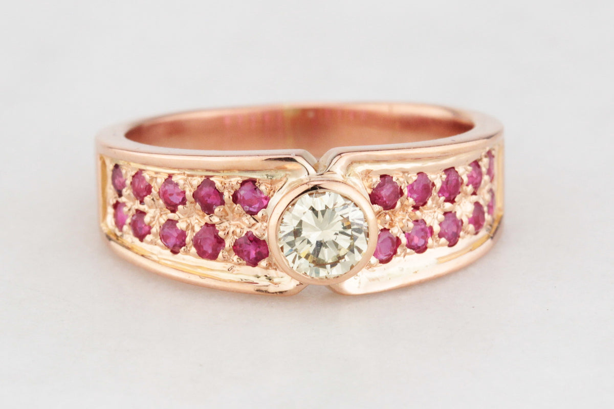 VINTAGE .50ct CHAMPAGNE DIAMOND &amp; RUBY RING 18ct GOLD