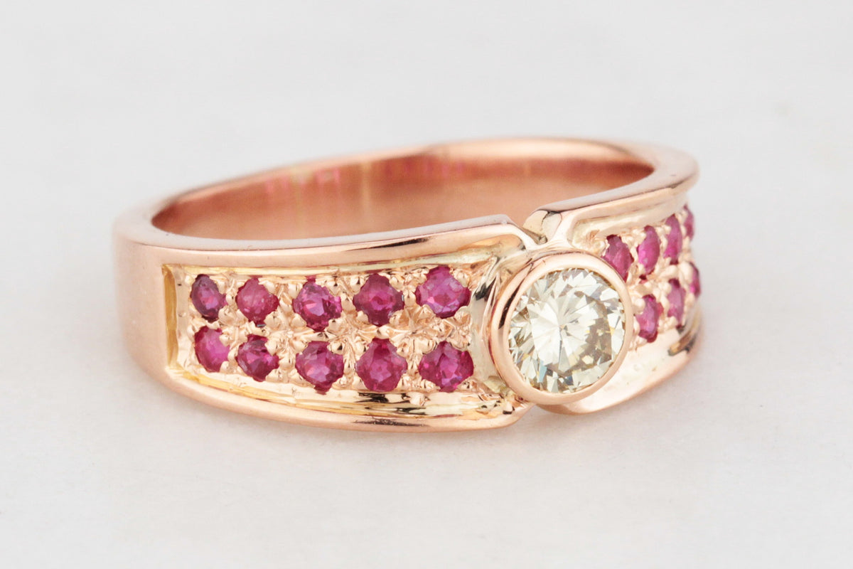 VINTAGE .50ct CHAMPAGNE DIAMOND &amp; RUBY RING 18ct GOLD