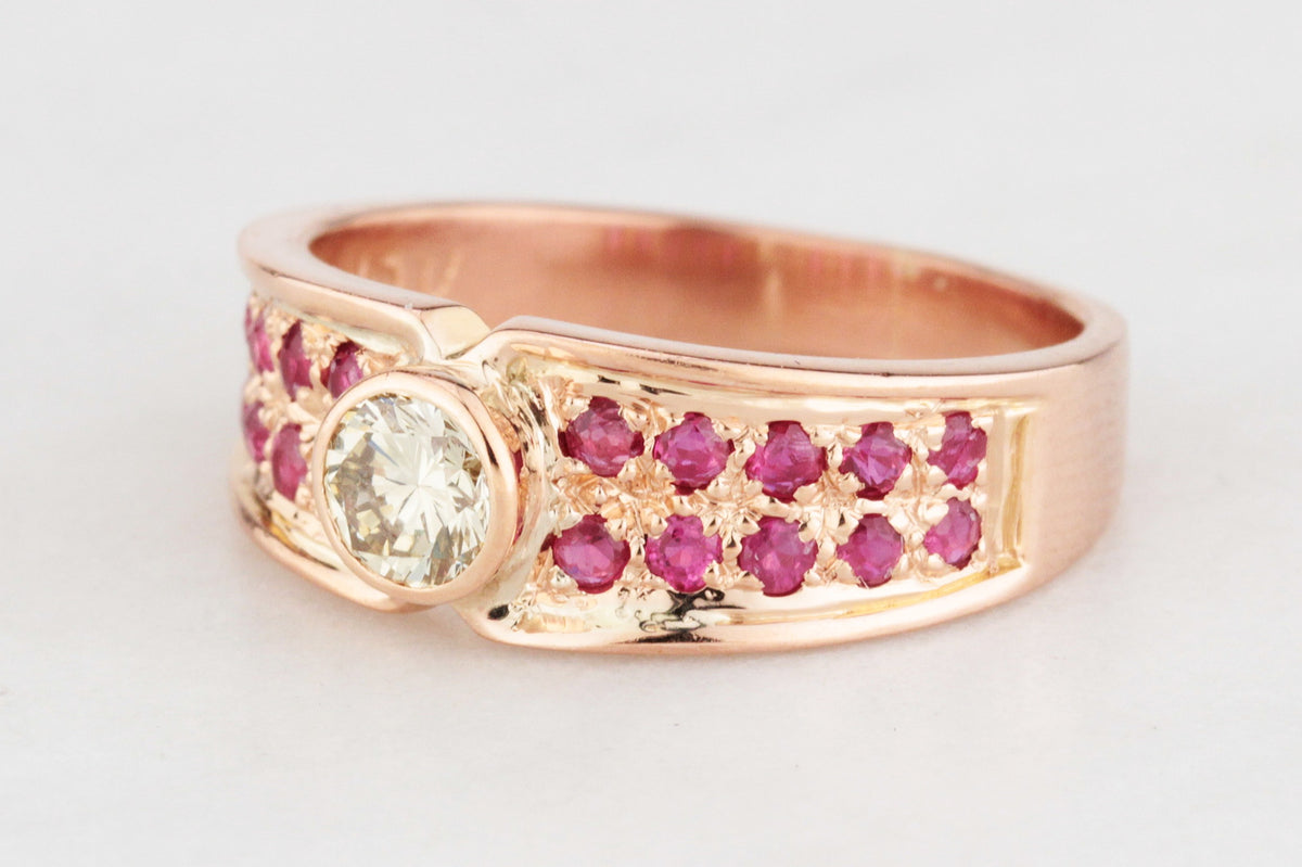 VINTAGE .50ct CHAMPAGNE DIAMOND &amp; RUBY RING 18ct GOLD