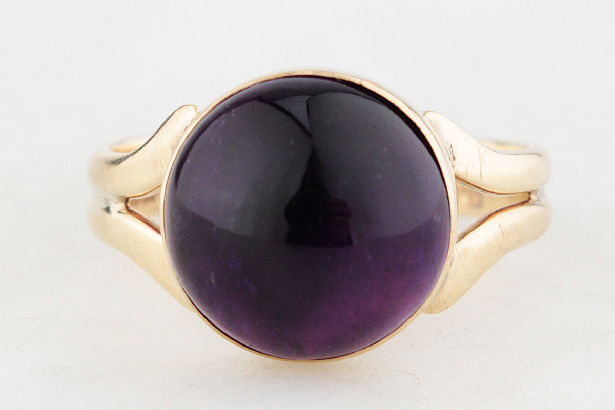 MID-CENTURY 1975 AMETHYST RING 9ct GOLD