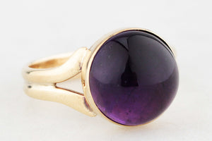 MID-CENTURY 1975 AMETHYST RING 9ct GOLD