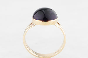 MID-CENTURY 1975 AMETHYST RING 9ct GOLD