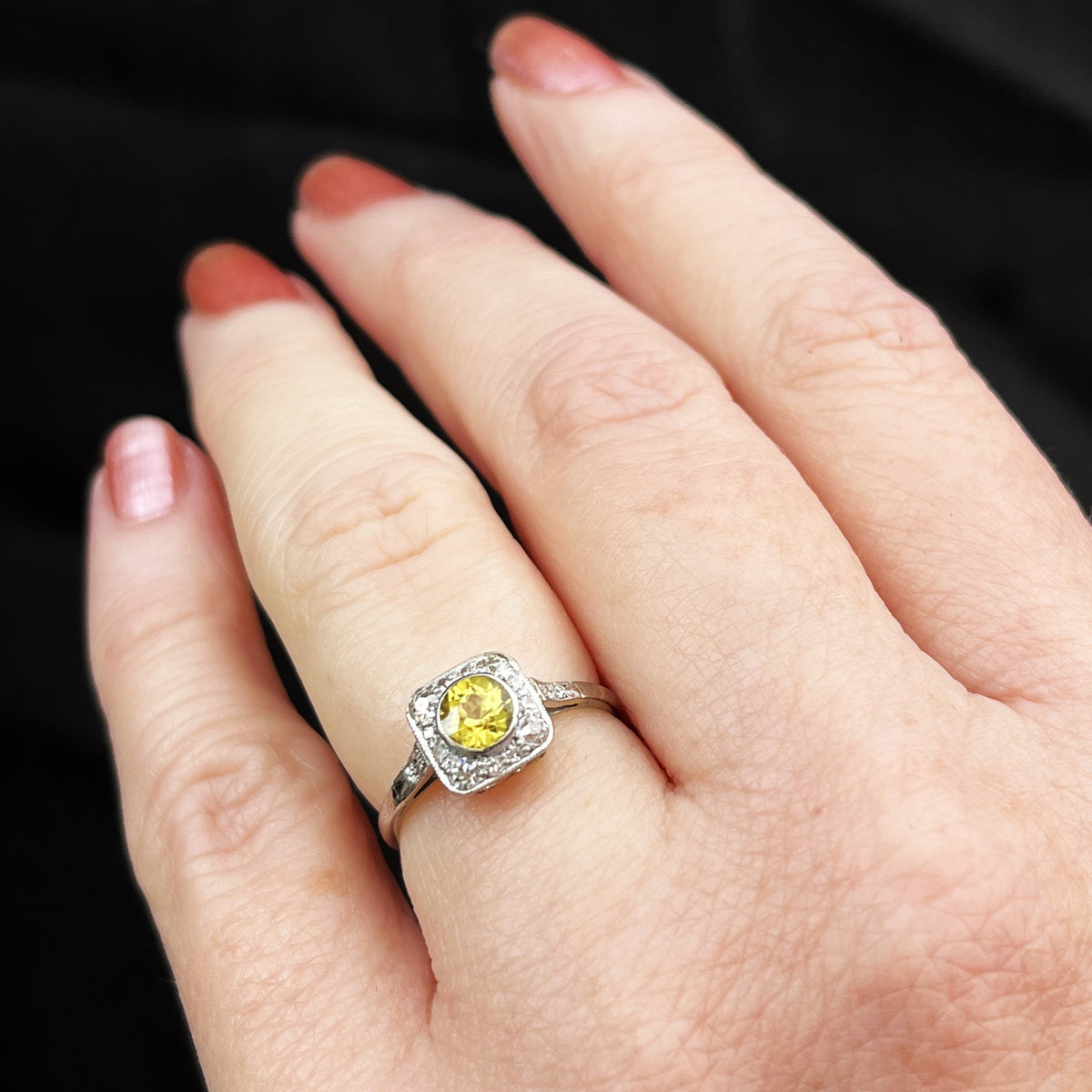 ART DECO c1920 YELLOW SAPPHIRE &amp; DIAMOND RING 18ct GOLD &amp; PLATINUM