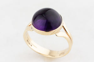 MID-CENTURY 1975 AMETHYST RING 9ct GOLD