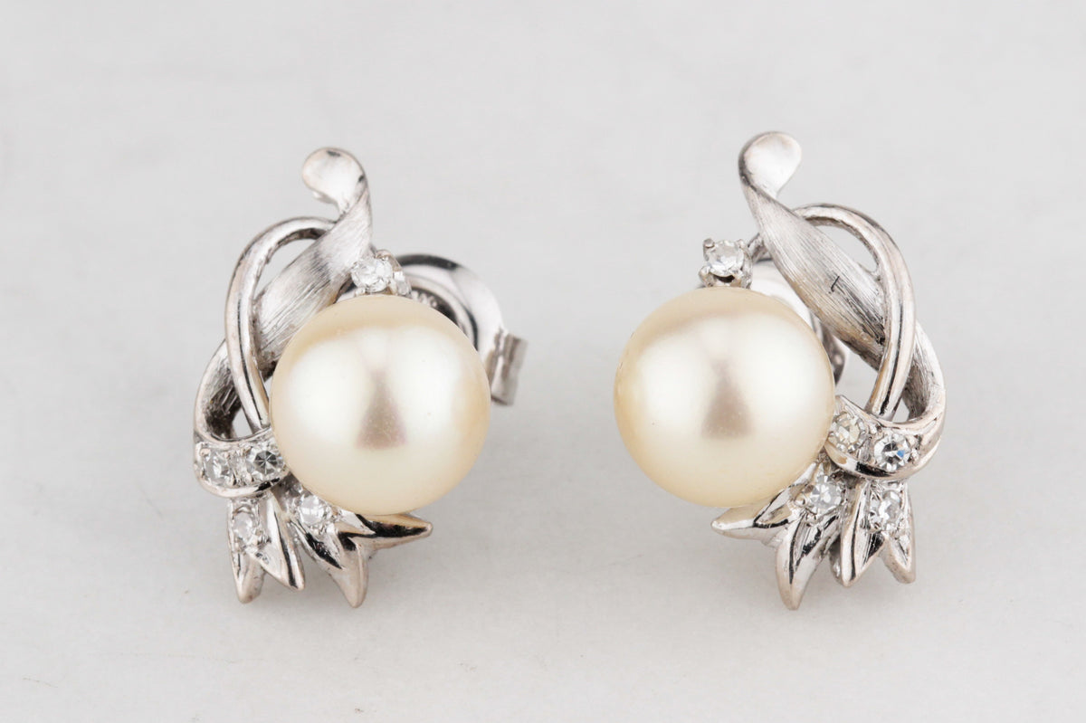VINTAGE c1940’s RETRO DIAMOND &amp; PEARL EARRINGS IN 14ct GOLD