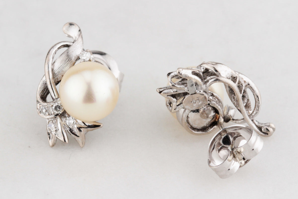 VINTAGE c1940’s RETRO DIAMOND &amp; PEARL EARRINGS IN 14ct GOLD