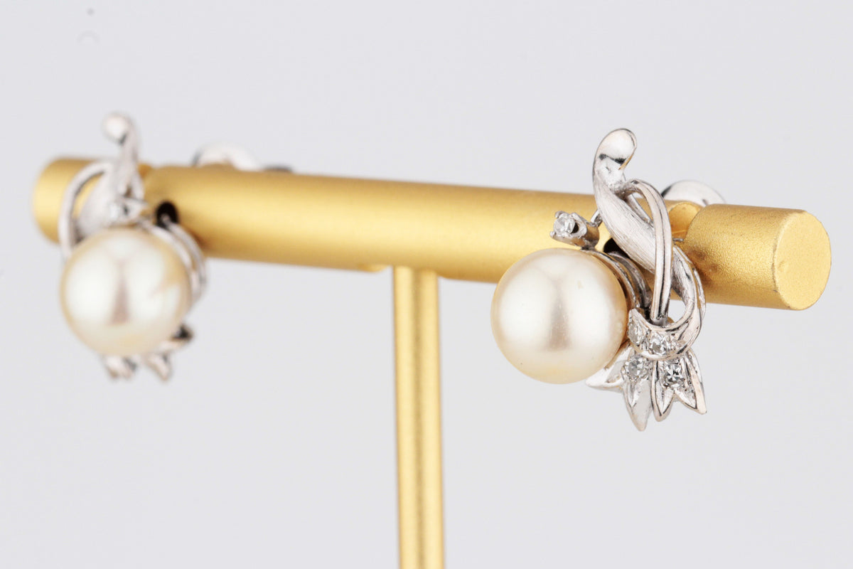VINTAGE c1940’s RETRO DIAMOND &amp; PEARL EARRINGS IN 14ct GOLD