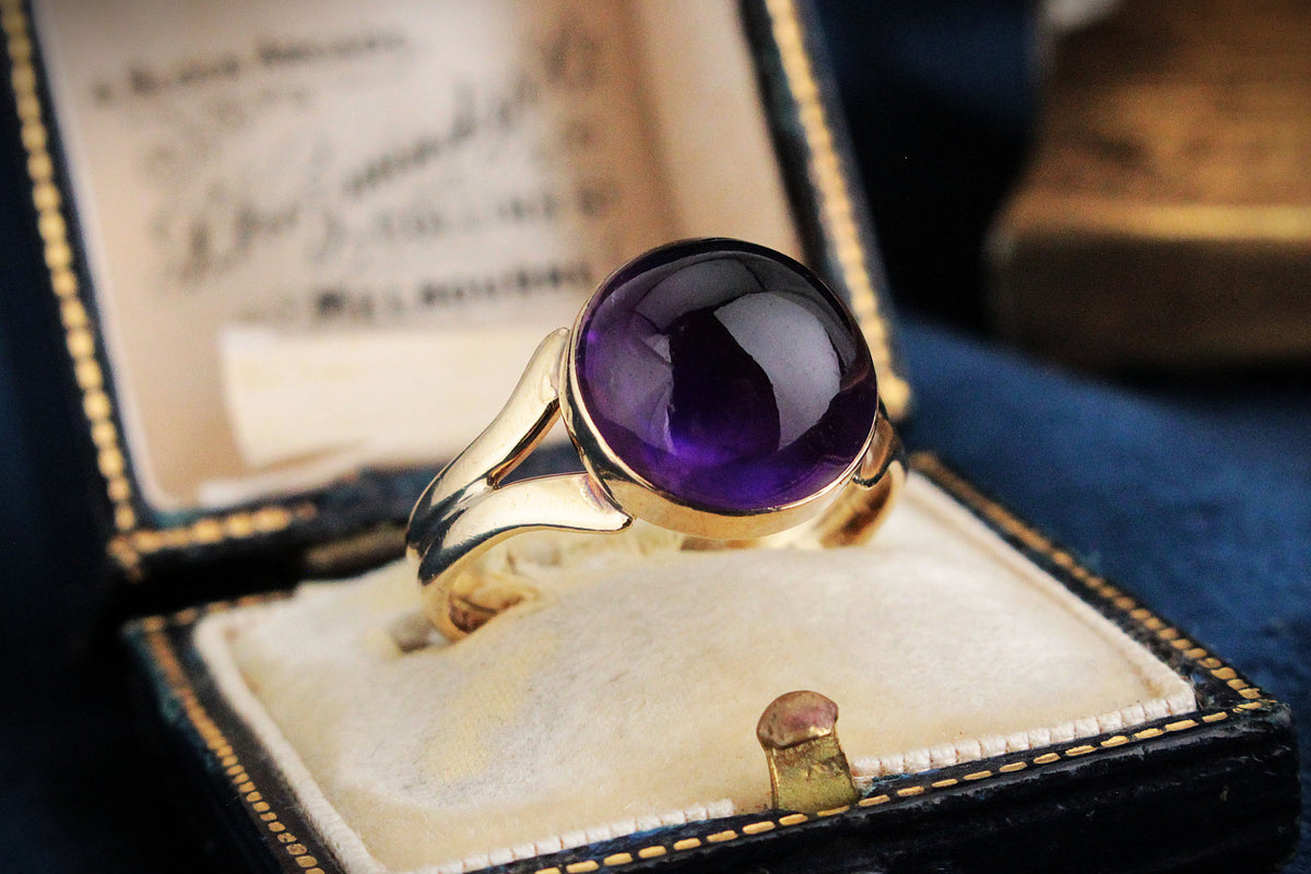 MID-CENTURY 1975 AMETHYST RING 9ct GOLD
