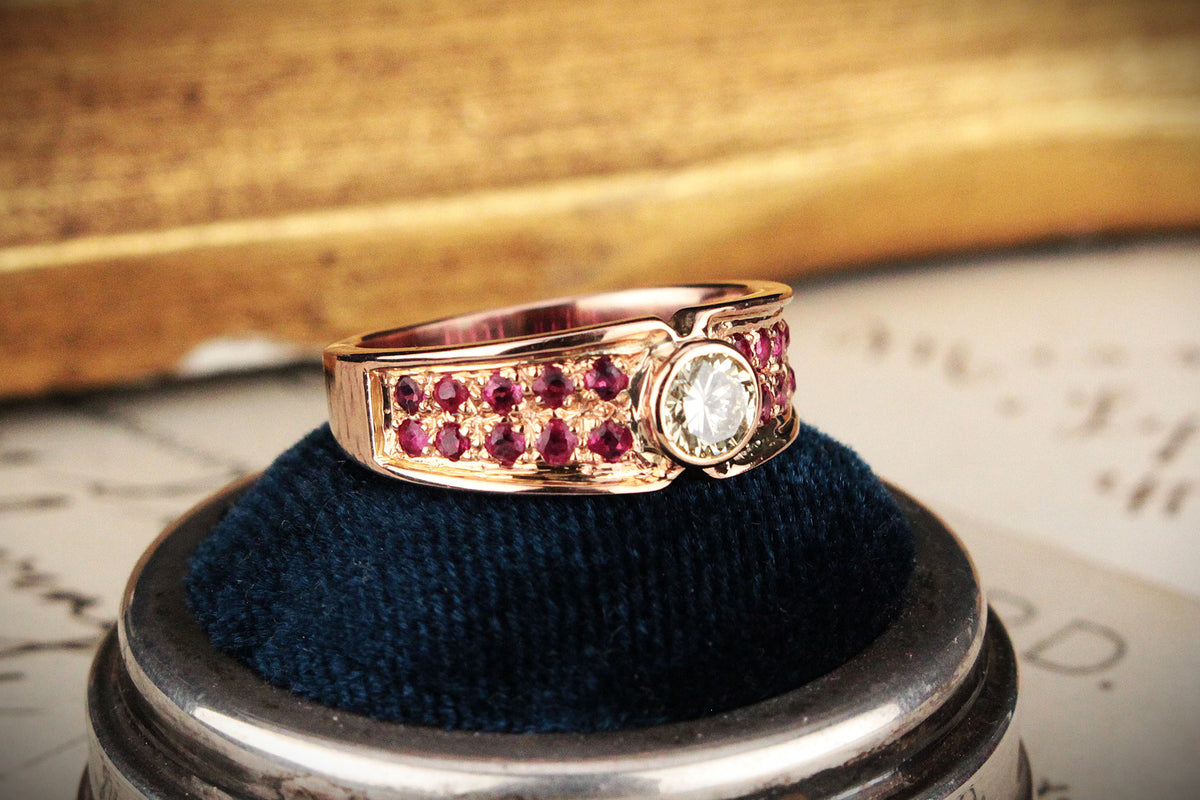 VINTAGE .50ct CHAMPAGNE DIAMOND &amp; RUBY RING 18ct GOLD
