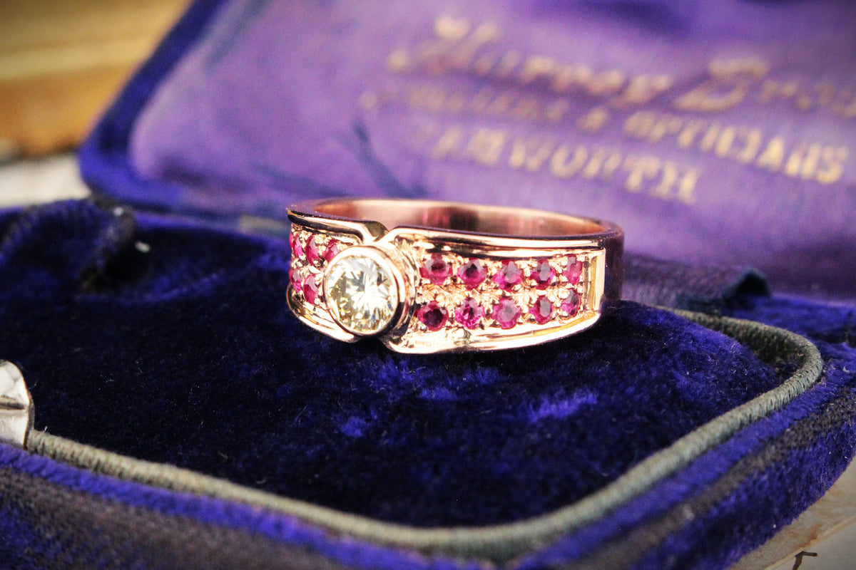 VINTAGE .50ct CHAMPAGNE DIAMOND &amp; RUBY RING 18ct GOLD