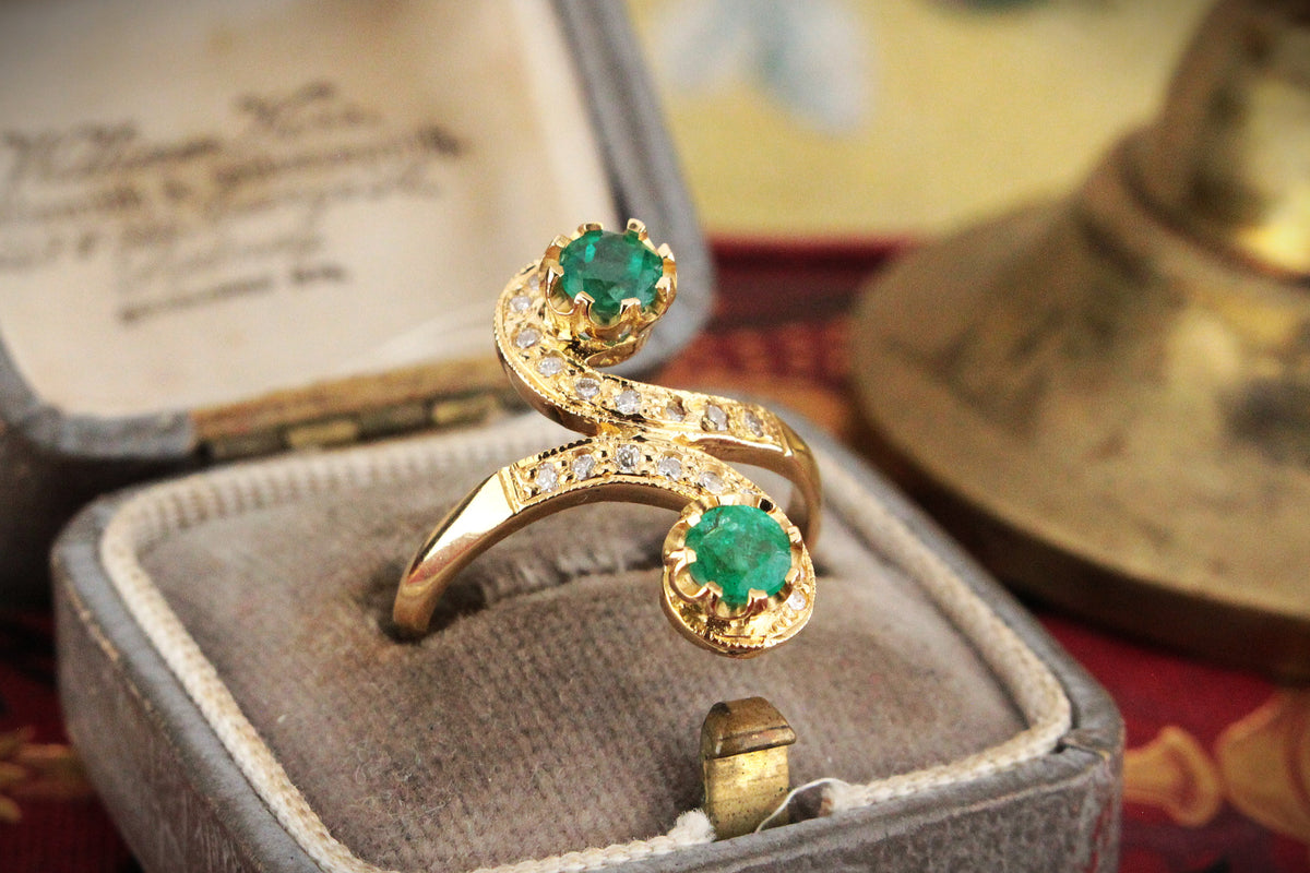 VINTAGE ART NOUVEAU STYLE EMERALD &amp; DIAMOND RING 18ct GOLD