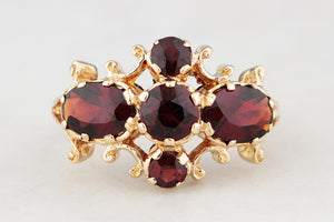 MID-CENTURY 1973 GARNET RING 9ct GOLD