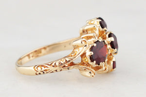 MID-CENTURY 1973 GARNET RING 9ct GOLD