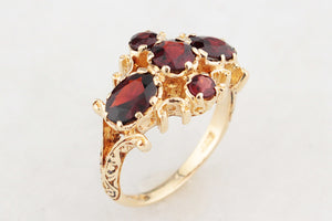 MID-CENTURY 1973 GARNET RING 9ct GOLD