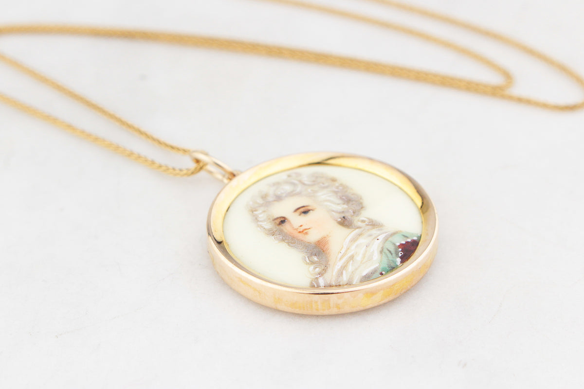 ANTIQUE VICTORIAN ROCOCO REVIVAL PORCELAIN PORTRAIT PENDANT 9ct GOLD
