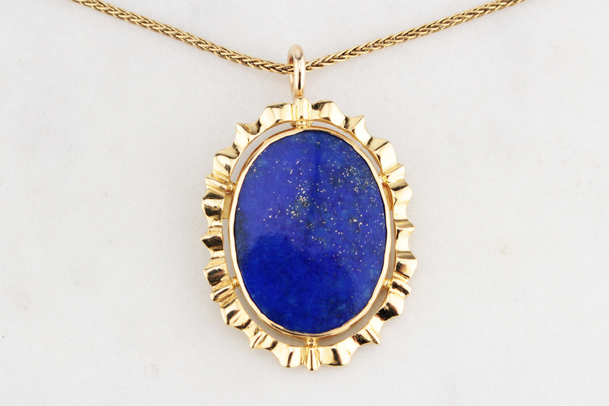 VINTAGE LAPIS LAZULI PENDANT IN 18ct GOLD
