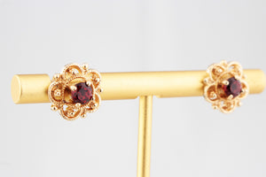 VINTAGE 1977 GARNET STUDS 9ct GOLD