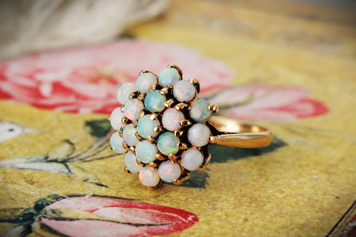MID-CENTURY 1965 SOLID OPAL CLUSTER RING 9ct GOLD