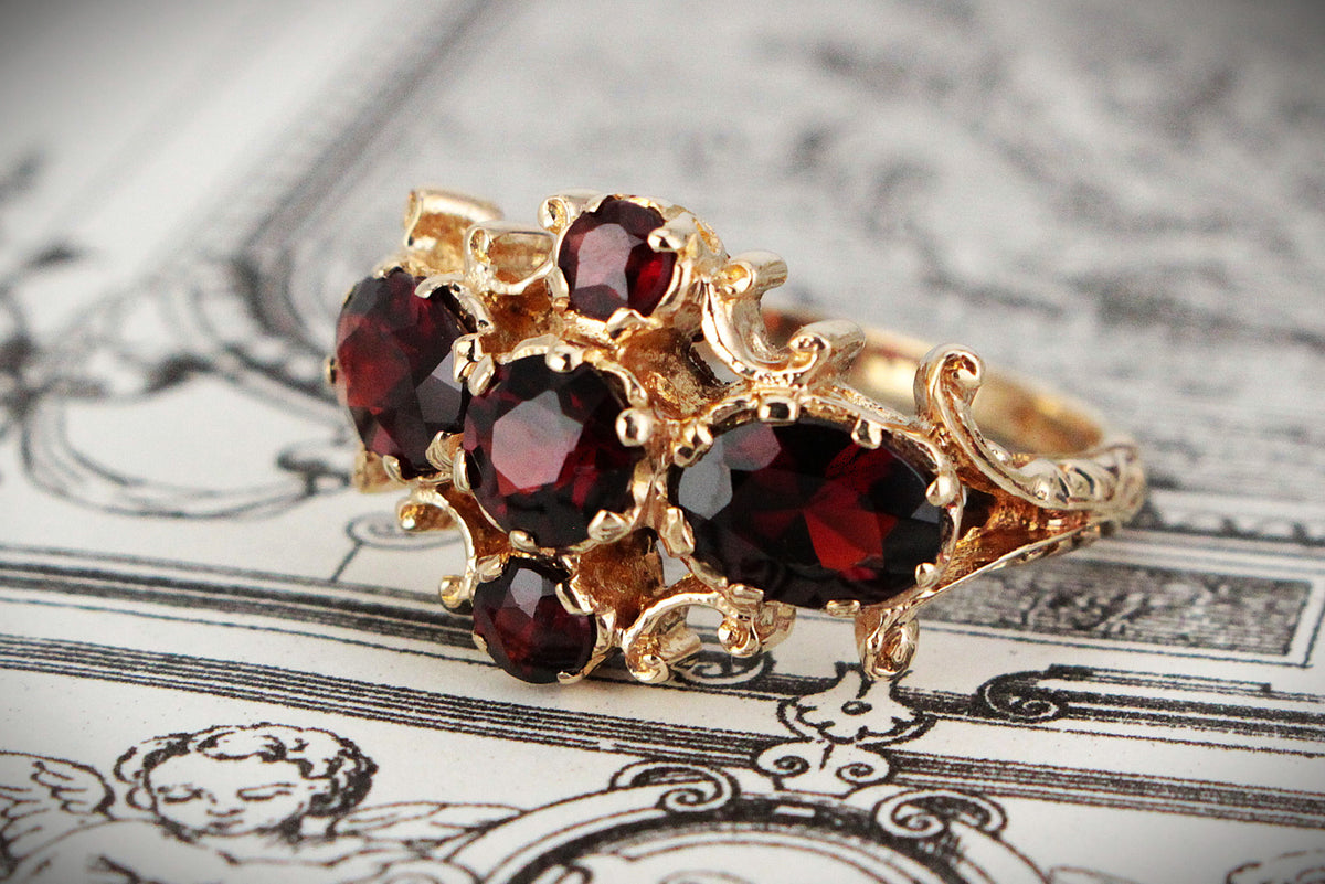 MID-CENTURY 1973 GARNET RING 9ct GOLD