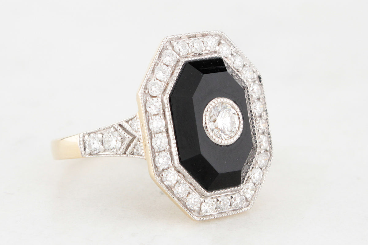 MODERN ONYX &amp; DIAMOND RING 14CT GOLD