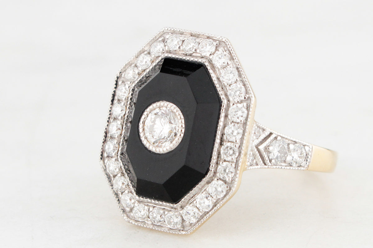 MODERN ONYX &amp; DIAMOND RING 14CT GOLD