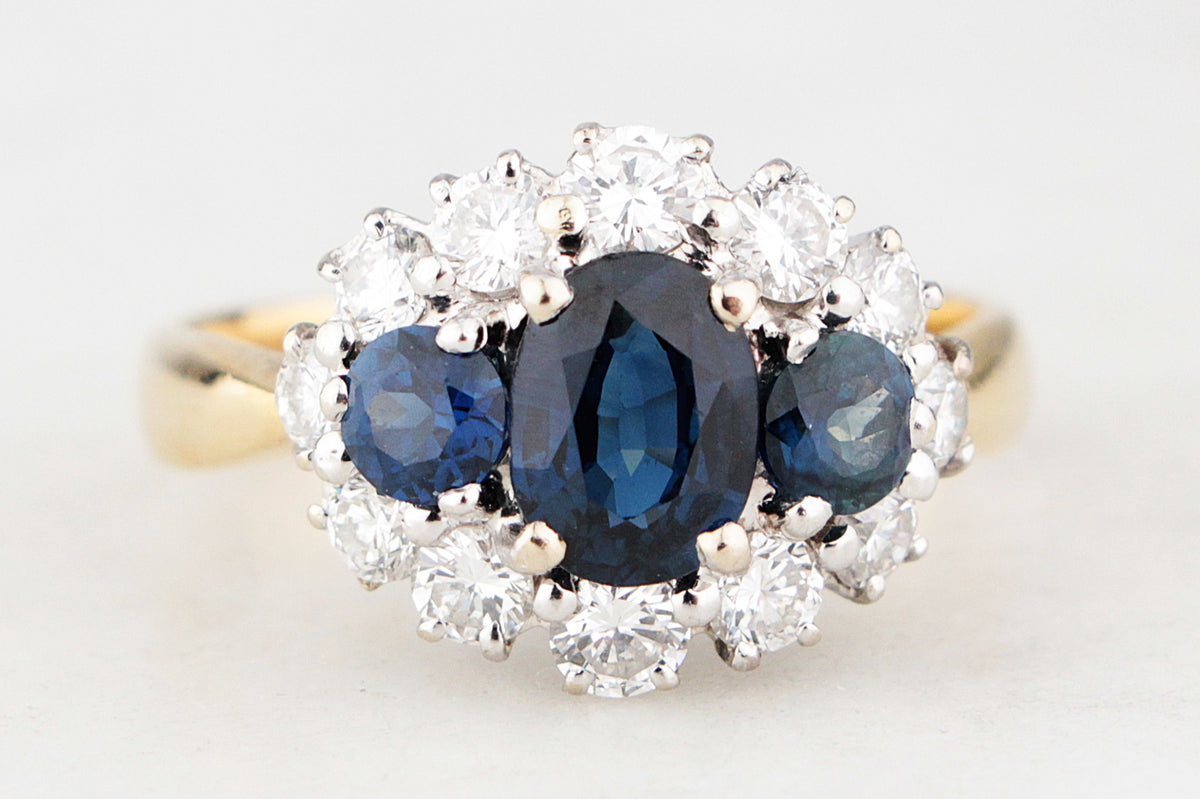 VINTAGE SAPPHIRE & DIAMOND RING 18ct GOLD