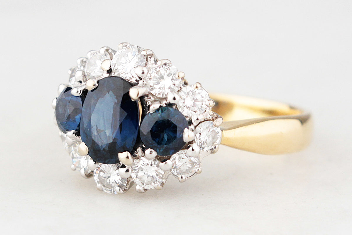 VINTAGE SAPPHIRE & DIAMOND RING 18ct GOLD
