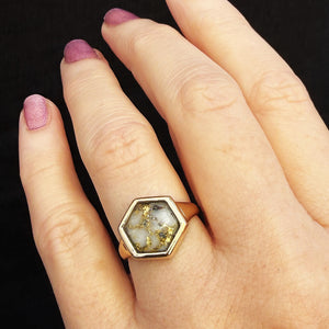 VINTAGE 1970’S GOLD IN QUARTZ RING 9ct GOLD
