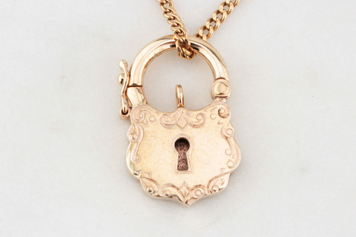 ANTIQUE EDWARDIAN c1900 ENGRAVED PADLOCK PENDANT 6.05g 9ct GOLD