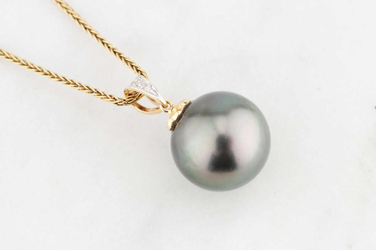 VINTAGE TAHITIAN PEARL &amp; DIAMOND PENDANT 18ct GOLD
