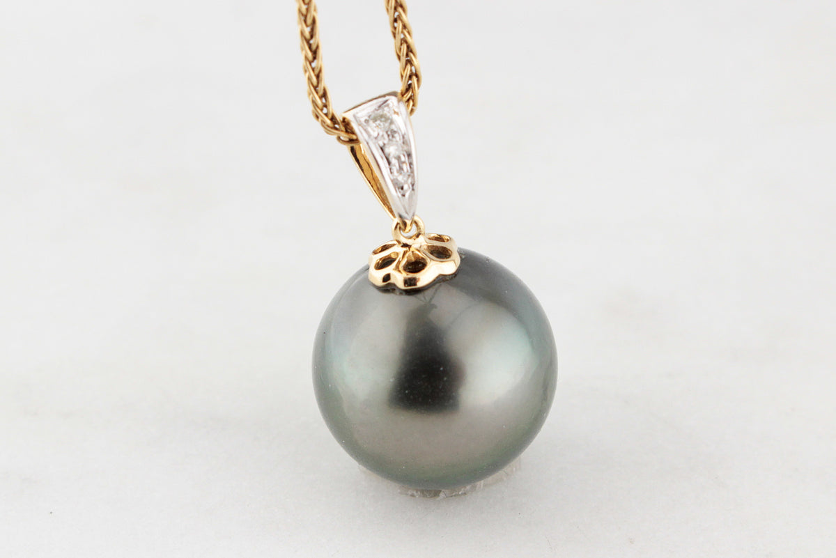 VINTAGE TAHITIAN PEARL &amp; DIAMOND PENDANT 18ct GOLD