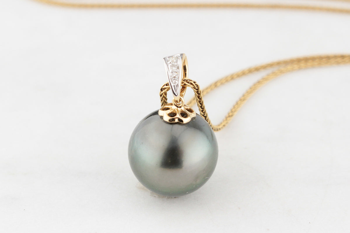 VINTAGE TAHITIAN PEARL &amp; DIAMOND PENDANT 18ct GOLD