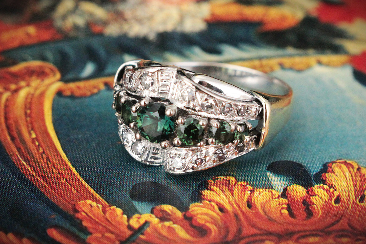 VINTAGE c1940 GREEN SAPPHIRE & DIAMOND RING 14ct GOLD