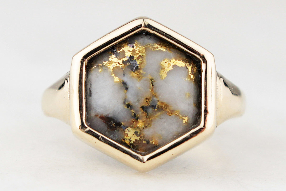 VINTAGE 1970’S GOLD IN QUARTZ RING 9ct GOLD