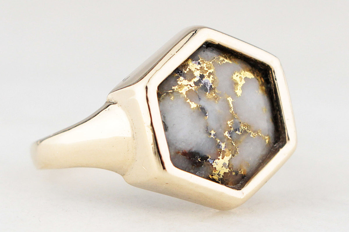 VINTAGE 1970’S GOLD IN QUARTZ RING 9ct GOLD