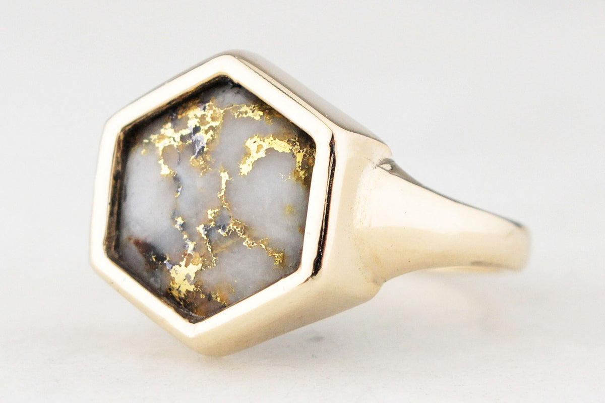 VINTAGE 1970’S GOLD IN QUARTZ RING 9ct GOLD