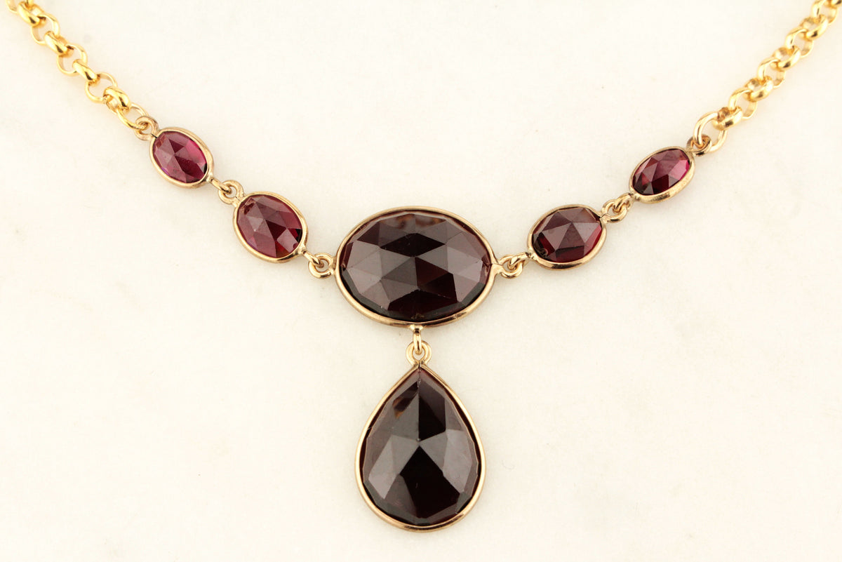 VINTAGE ESTATE GARNET NECKLACE 9ct GOLD