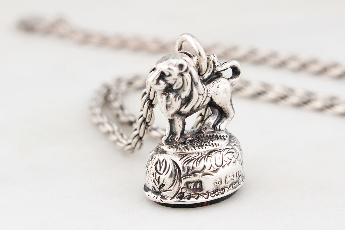 ANTIQUE STERLING SILVER LION BLOODSTONE FOB SEAL PENDANT