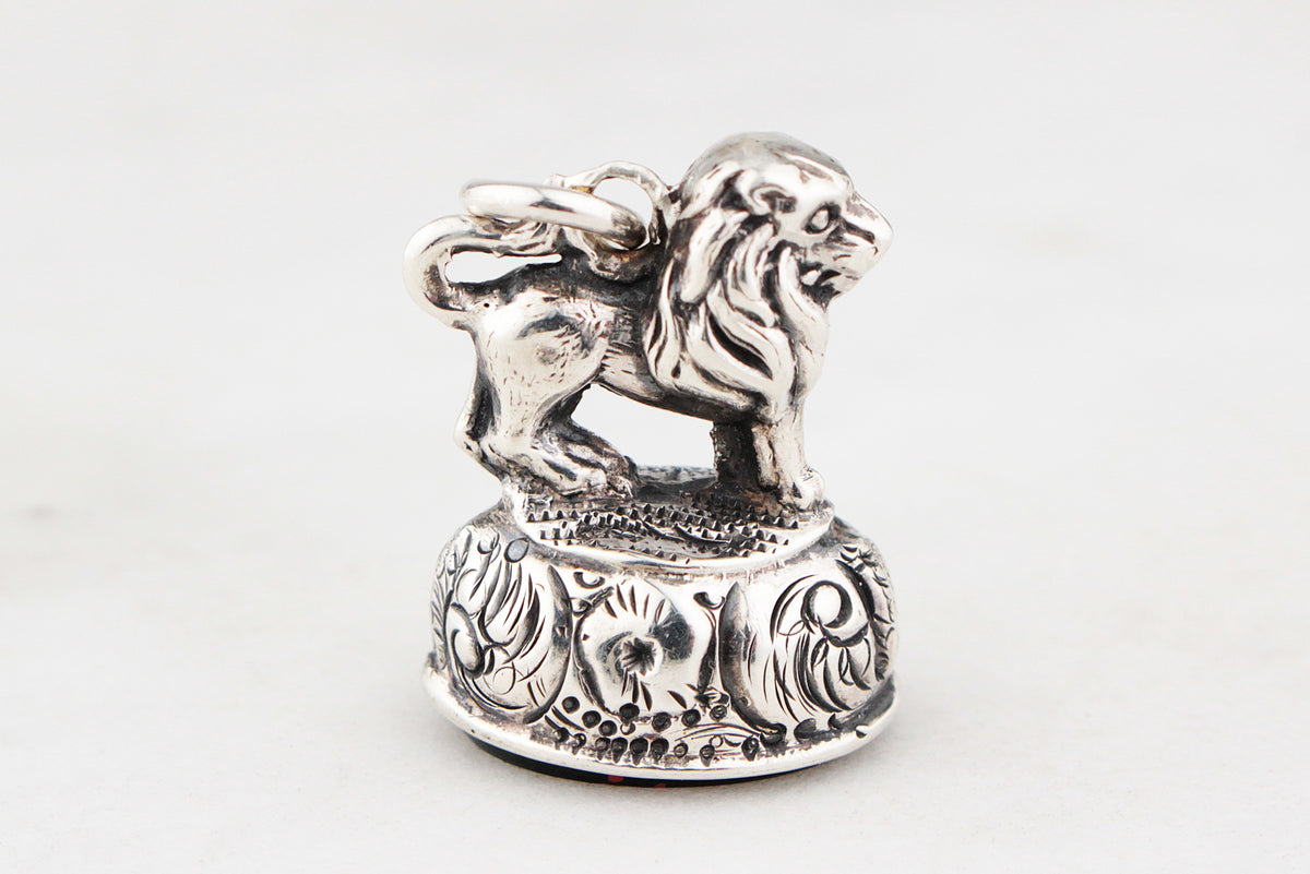 ANTIQUE STERLING SILVER LION BLOODSTONE FOB SEAL PENDANT