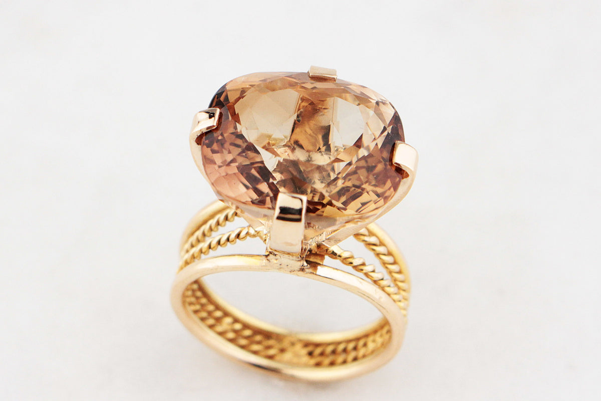 VINTAGE 17ct IMPERIAL TOPAZ COCKTAIL RING 14ct GOLD