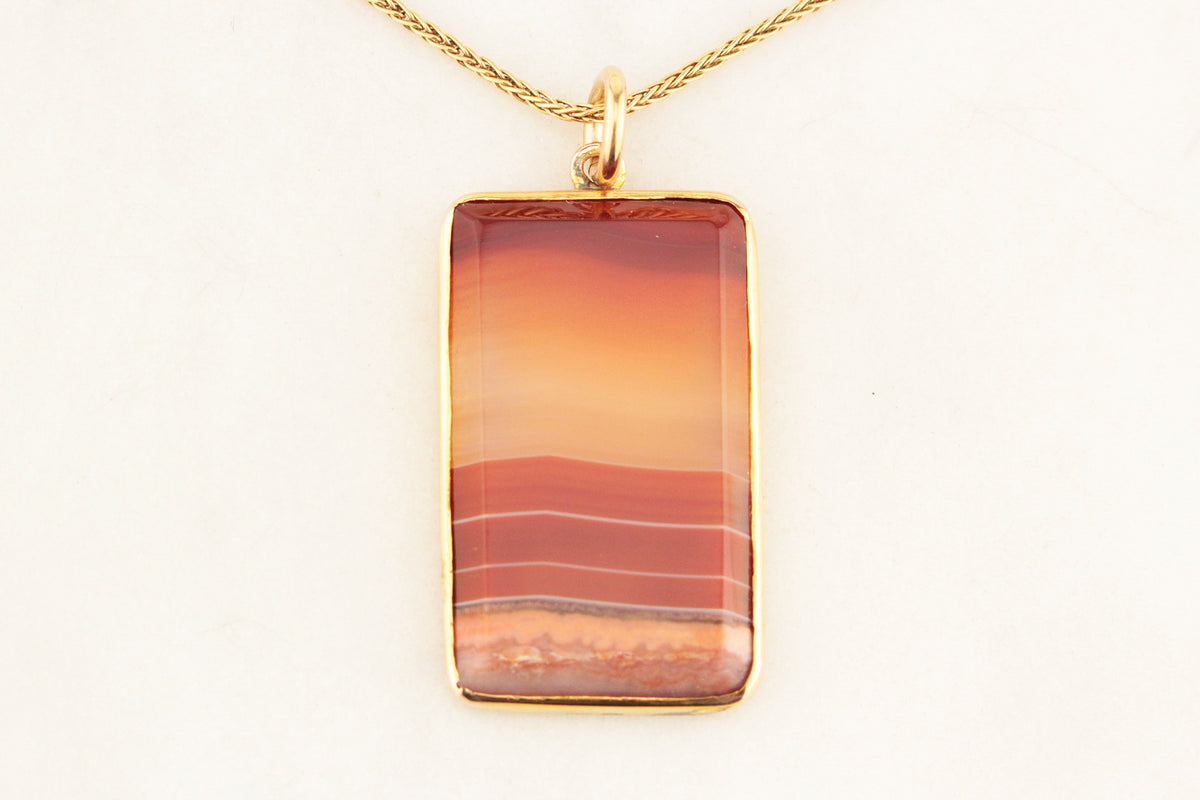 ANTIQUE AUSTRALIAN BANDED AGATE PENDANT 9ct GOLD