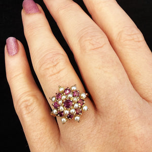 MID-CENTURY RUBY & PEARL RING 9CT GOLD