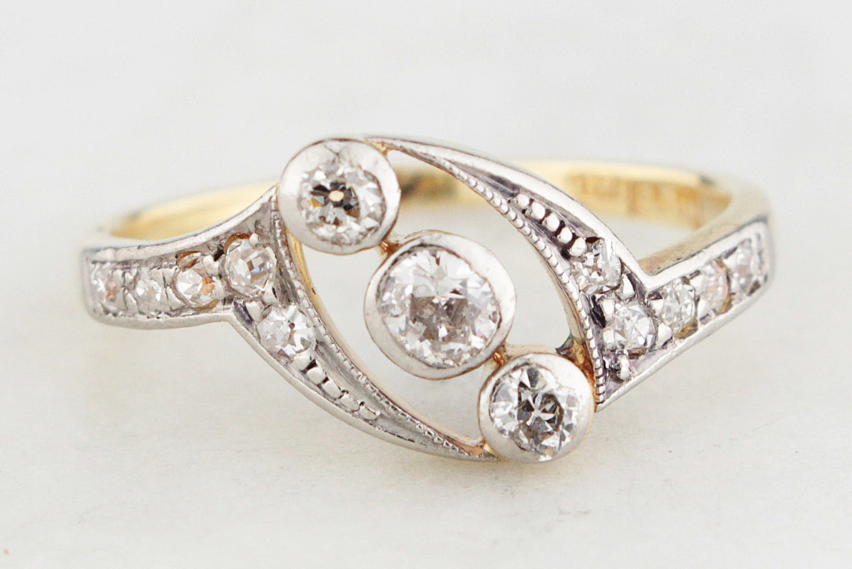 ART DECO c1920 DIAMOND RING 18ct GOLD