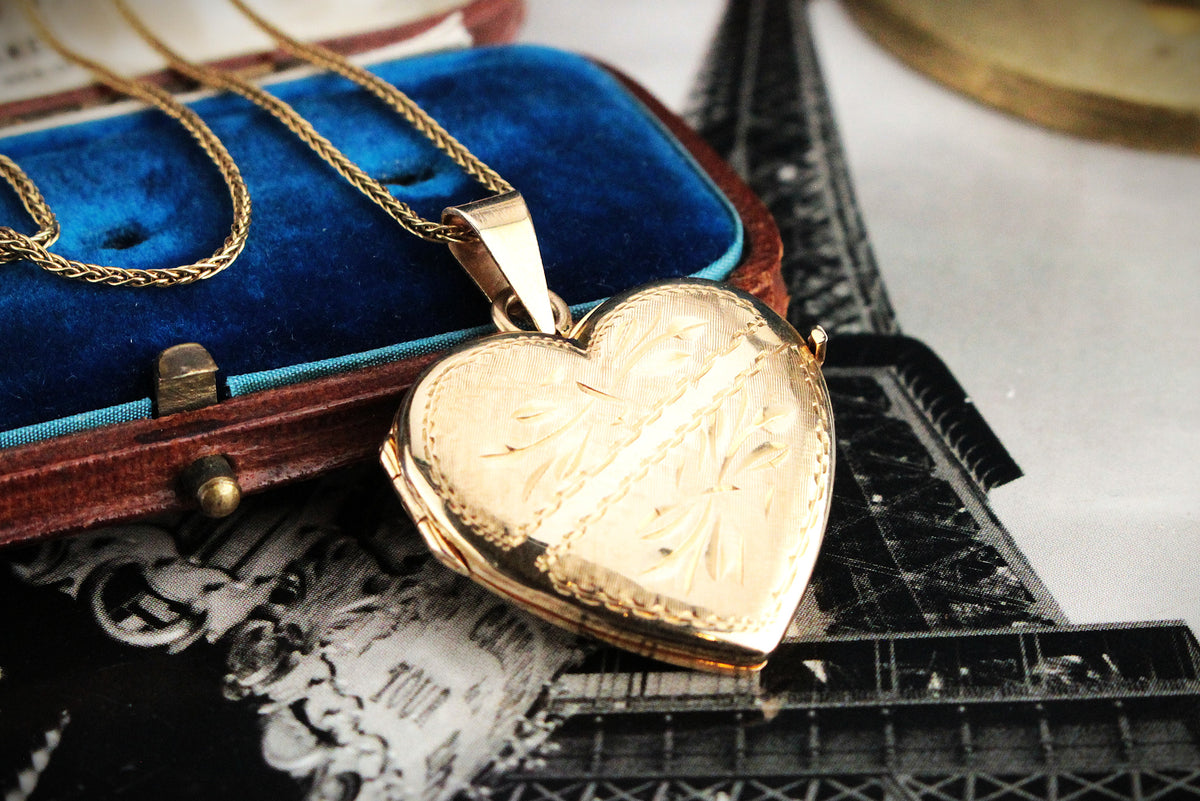 VINTAGE ETCHED HEART LOCKET 9ct GOLD