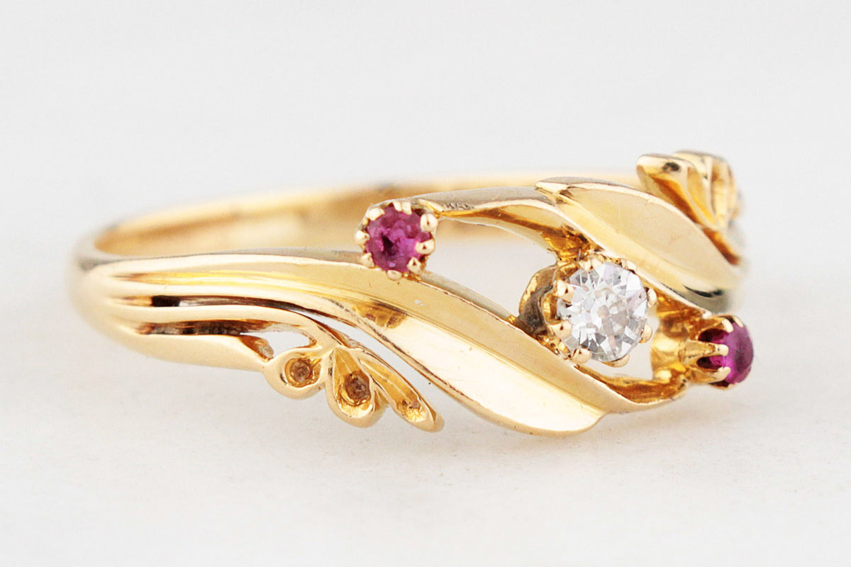 ANTIQUE ART NOUVEAU RUBY & DIAMOND RING 18ct GOLD